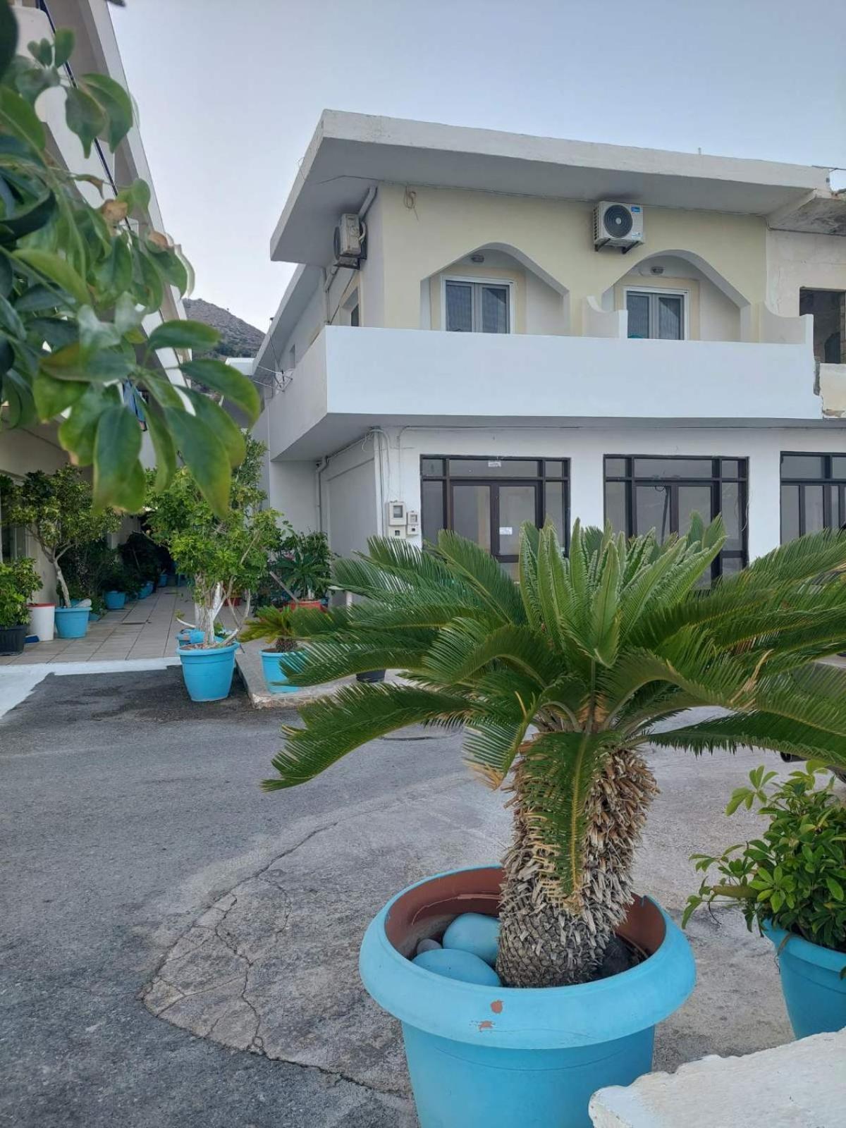 Apartamento Giant Woman Tsoútsouros Exterior foto